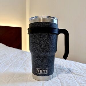 Yeti BLACK STONE Rambler 30 oz Tumbler with Magslider Lid and Handle
